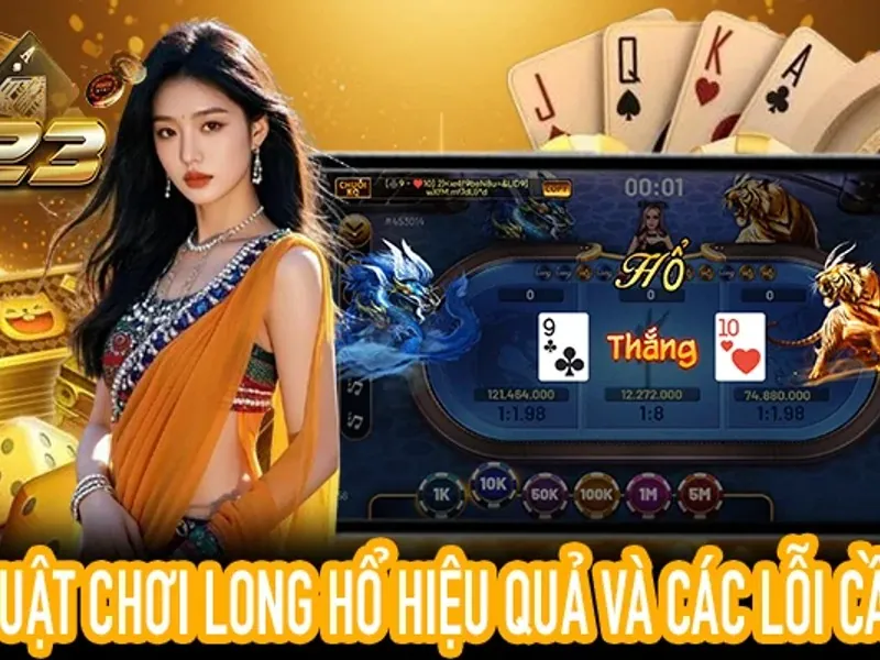 Bàn chơi Blackjack với các lá bài và con chip, minh họa chiến lược cơ bản
